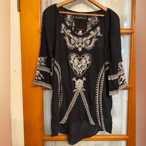 Johnny Was Black Tunic with White Embroidery . Gorgeous Size XS
